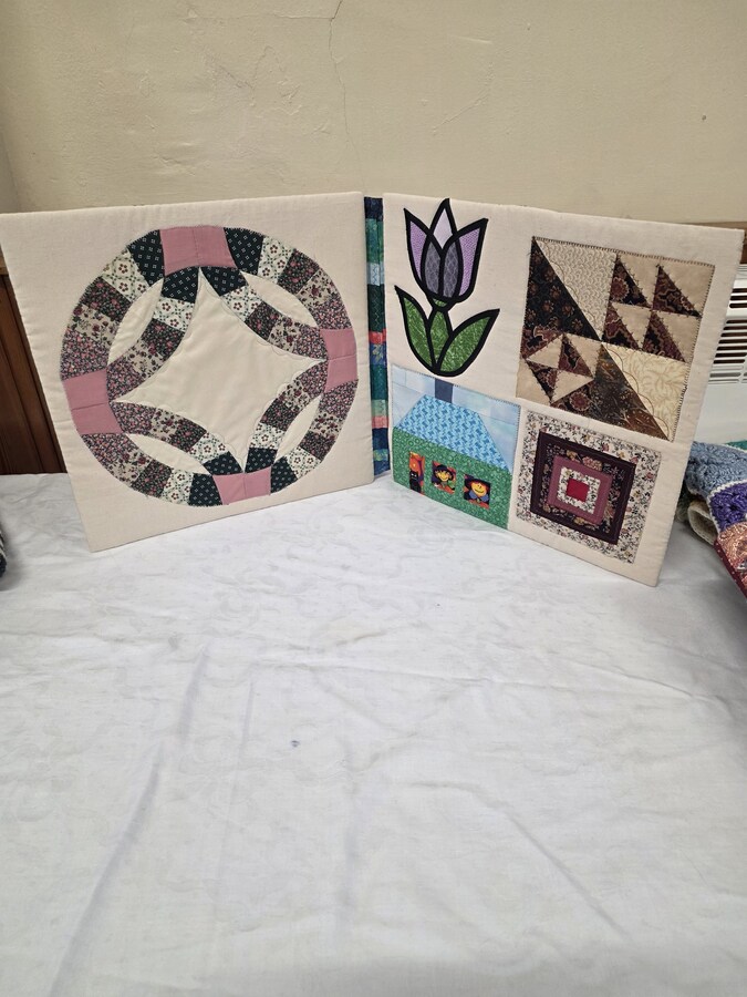 Kate - a block folder made of quilting blocks!
